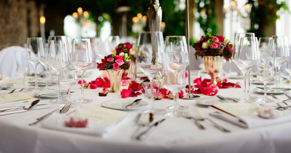 Idée décoration mariage exceptionnel : déco d’extérieur, tables et bien plus encore !